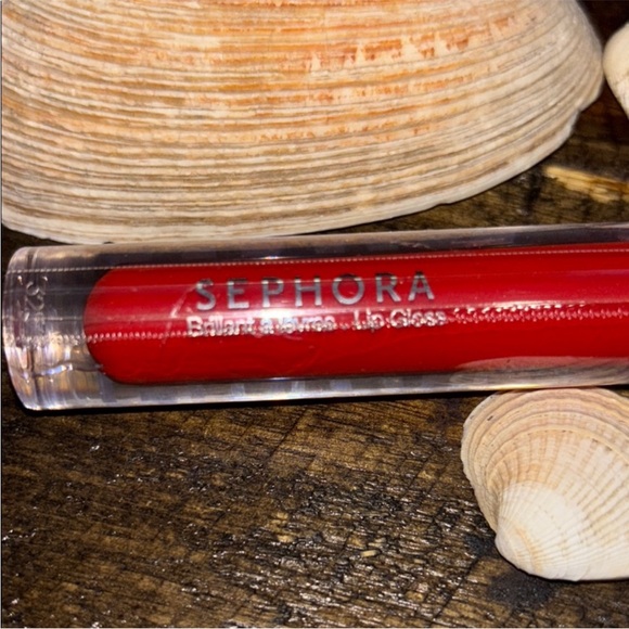 Sephora Glossed Lip Gloss - Vibrant
"Stiletto Red" NWT Christmas - Picture 2 of 4
